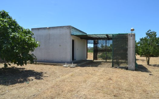 Large plot for sale with small apartment in Chiclana ID f0l5o