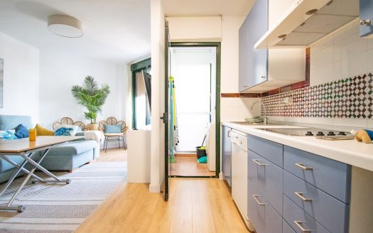 Apartment for sale in private urb. with pool and close to beach ID a0t7l
