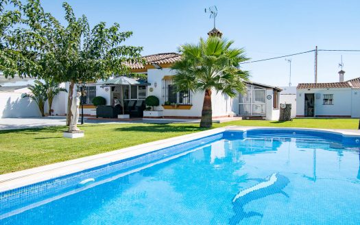 For sale lovely villa with pool in Chiclana ID p3h8u