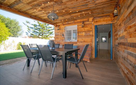 Lovely villa with private pool and apartment for sale in Puerto Santa María ID p0s6m