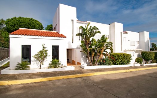 Townhouse for sale in private urbanization close to beach and golf ID l1a6l