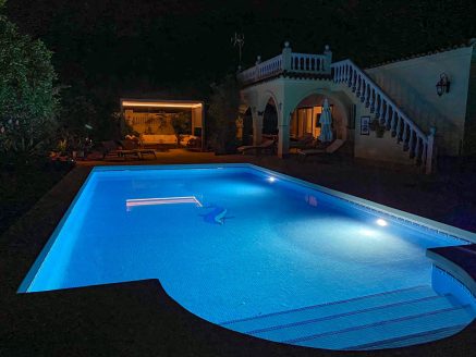 Beautiful villa for sale in Chiclana with apartment and pool ID v1e8g